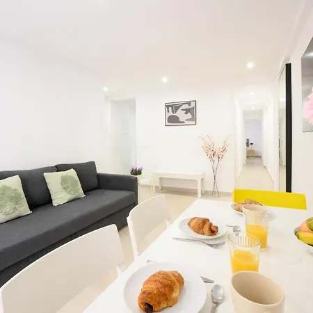 New & Sea - 3 Bedroom - By 10tosea 아파트